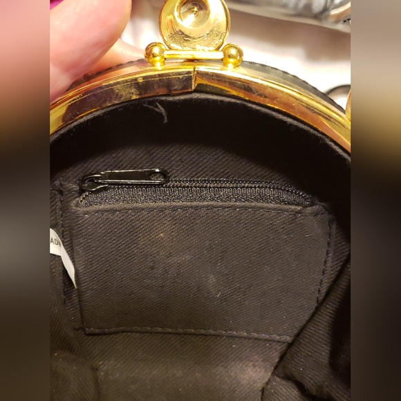 No brand small, round purse with shoulder strap - Picture 5 of 5